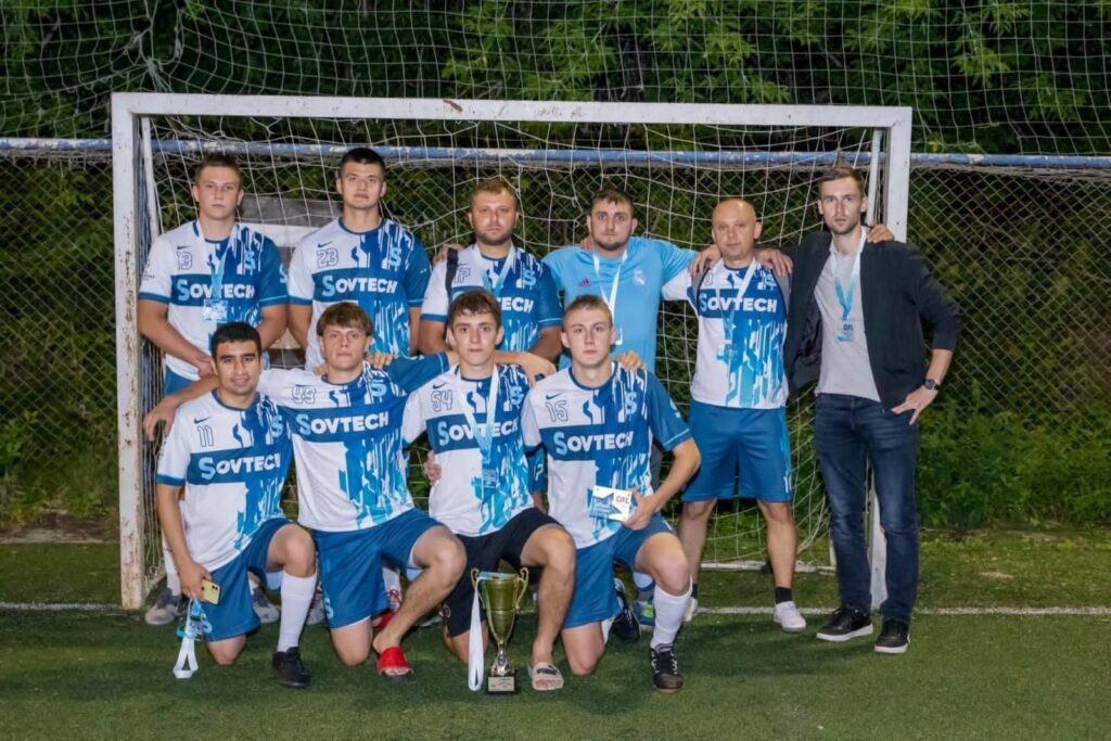 Футбольная команда SOVTECH заняла второе место в Первом сезоне Лиги OFL